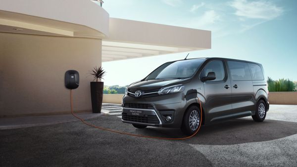 Toyota Proace Electric Verso Electric SHUTTLE LBW+ 75kWh